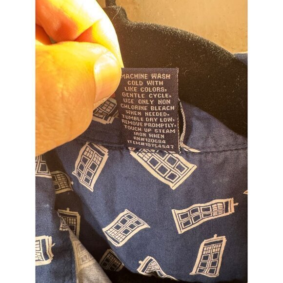 BBC Hot Topic Men's Blue Shirt Size S short sleeve collared button‎ up cotton - Picture 5 of 8